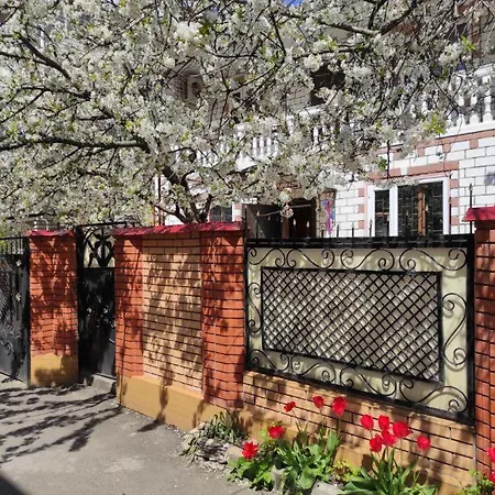 дом в черноморке 3х этажный все удобства 200метров Holiday home *